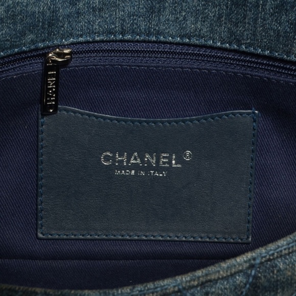 CHANEL  Denim Camellia Embroidered Flap Dark Blue - Picture 6 of 8